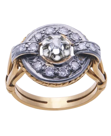 Ring aus 18 Karat Gelb- und Weißgold, ziseliert und mit Diamanten besetzt