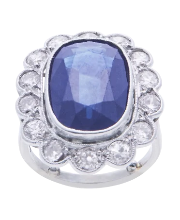 SHINY MARGUERITE Ring aus 18 Karat Weißgold. Erhältlich bei VIRTU LUXURY.