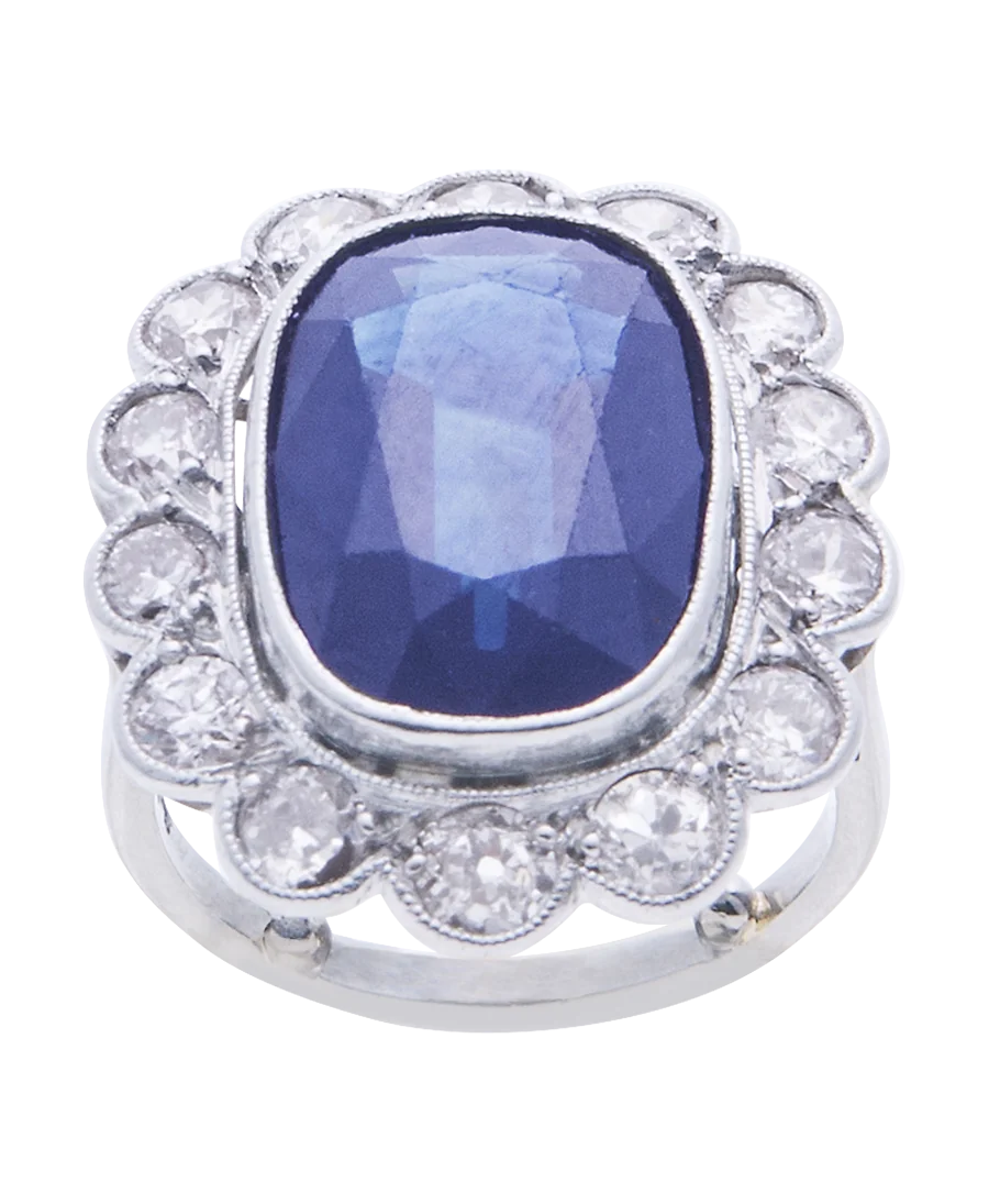 SHINY MARGUERITE Ring aus 18 Karat Weißgold. Erhältlich bei VIRTU LUXURY.