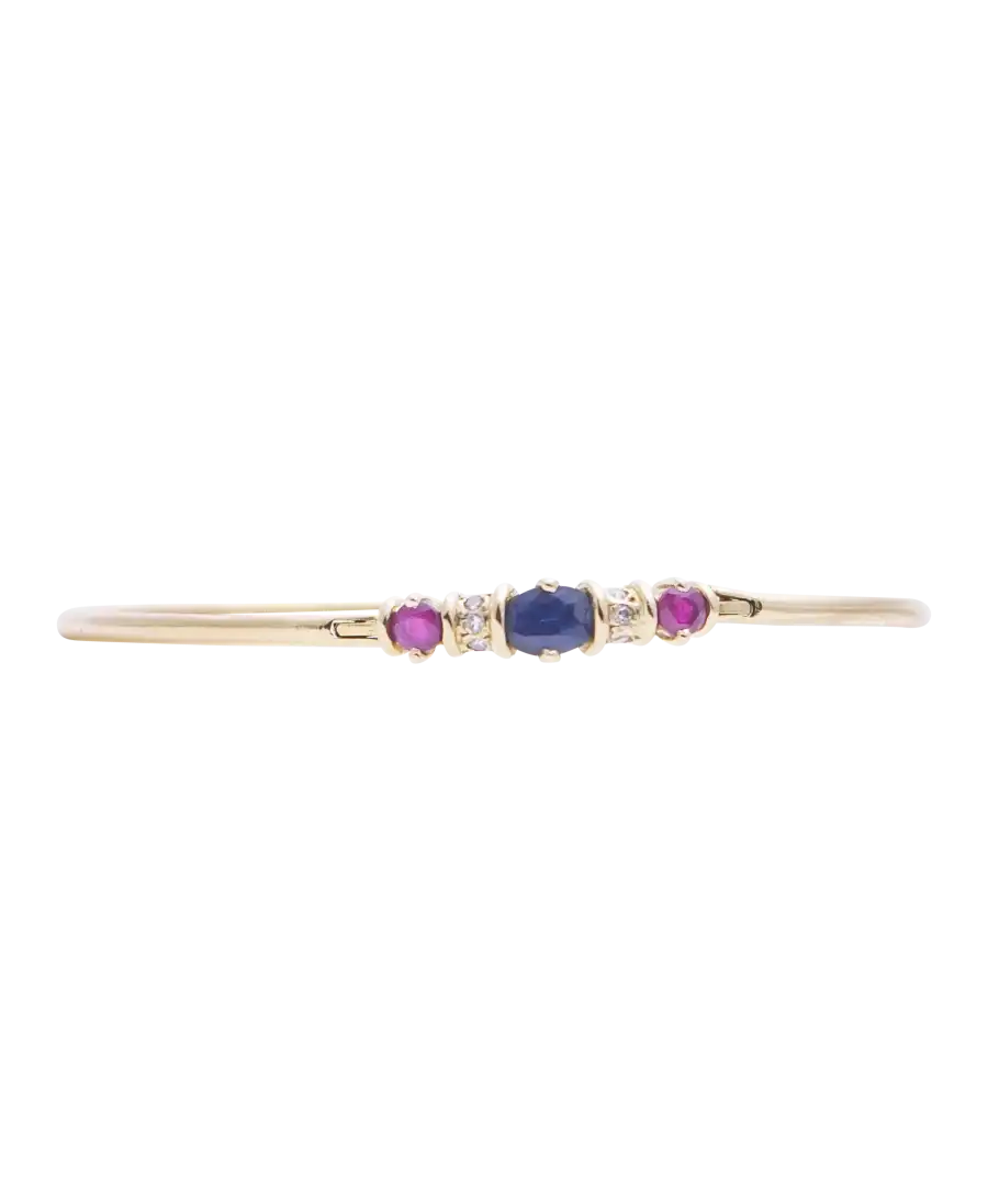 Goldschmuck - Gold-Armreif mit Saphiren, Diamanten und Rubinen - erhältlich im Schmuckgeschäft bei VIRTU LUXURY Goldschmuck - Gold-Armreif mit Saphiren, Diamanten und Rubinen - erhältlich im Schmuckgeschäft bei VIRTU LUXURY