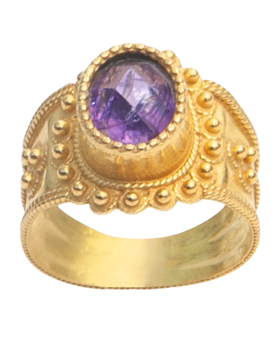 Dieser MAJESTÉ MALIENNE Ring ist königlich und charismatisch mit seinem zentralen Amethyst. Dieser MAJESTÉ MALIENNE Ring ist königlich und charismatisch mit seinem zentralen Amethyst.