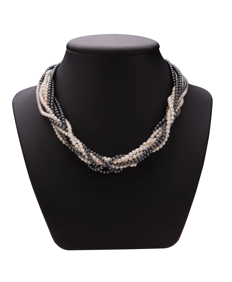 Prestige Multi-Strang-Halskette mit schwarzen und weißen Perlen. Erhältlich bei VIRTU LUXURY.