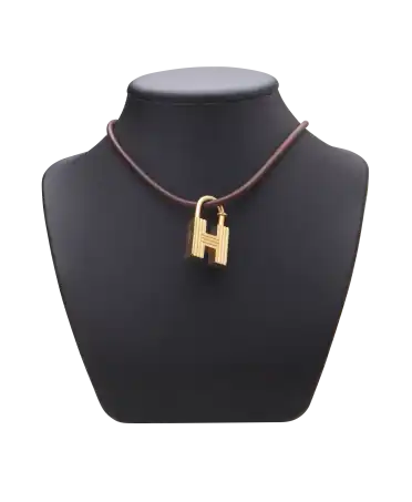 H 2000 Halskette - Marke Hermès - Vorhängeschloss aus Gelbgold - Hakenverschluss aus Gelbgold