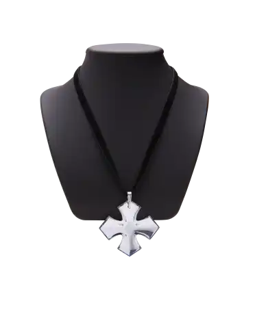 Anhänger SCHWARZER SAMTKREUZ der Luxusmarke BACCARAT. Erhältlich bei VIRTU LUXURY.
