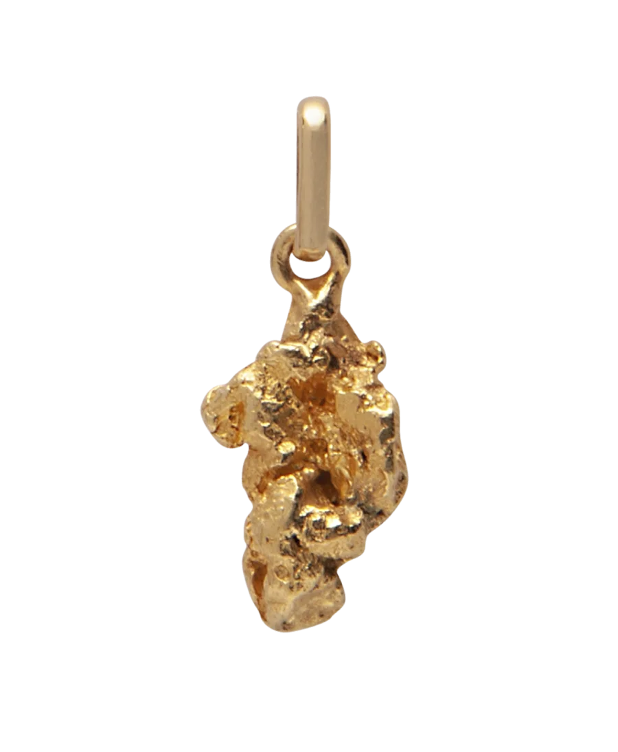 Un pendentif avec une Pépite d'Or jaune 22 Carats. Disponible chez VIRTU LUXURY. Un pendentif avec une Pépite d'Or jaune 22 Carats. Disponible chez VIRTU LUXURY.