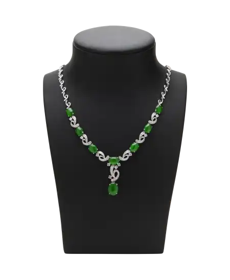 Halskette MERVEILLE DE CHINE aus 18 Karat Weißgold. Erhältlich bei VIRTU LUXURY.