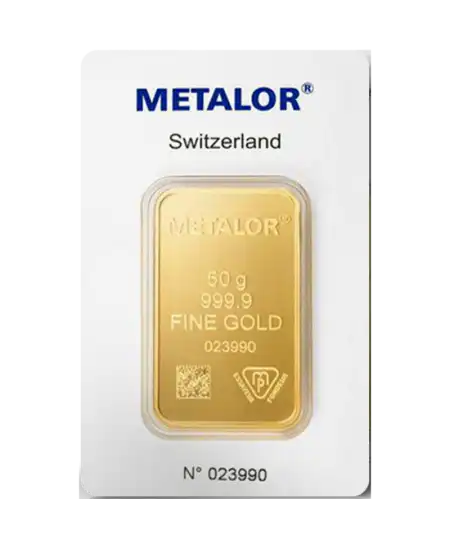 Vorderseite des geprägten 50-Gramm-Barrens aus 24K Feingold von METALOR, im Verkauf erhältlich bei VIRTU LUXURY